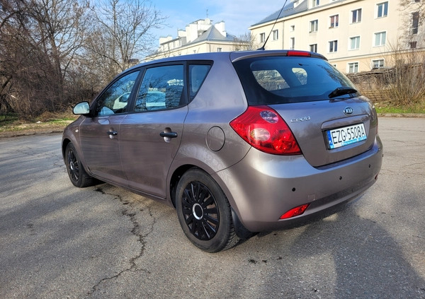 Kia Ceed cena 12900 przebieg: 192000, rok produkcji 2009 z Warszawa małe 301